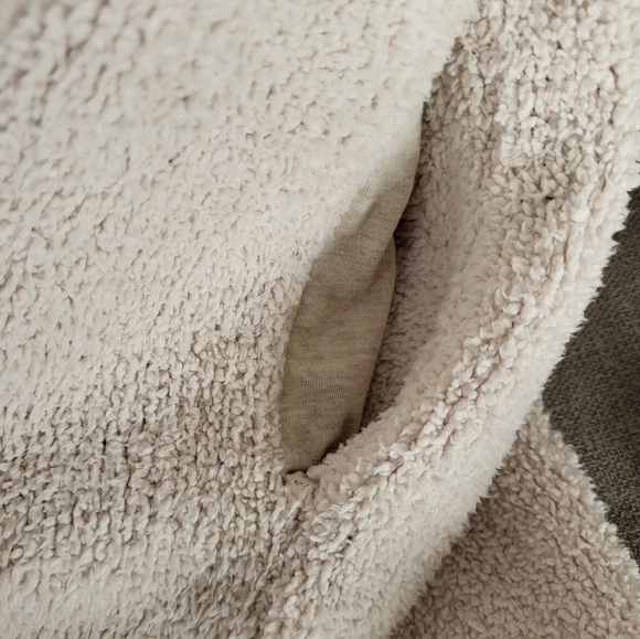 ALTAR'D STATE Teddy Bear Pullover Sherpa Small - Picture 3 of 7